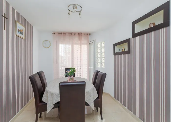 With Parking Space - 5988 شقة *