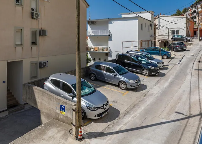 With Parking Space - 5988 Omiš